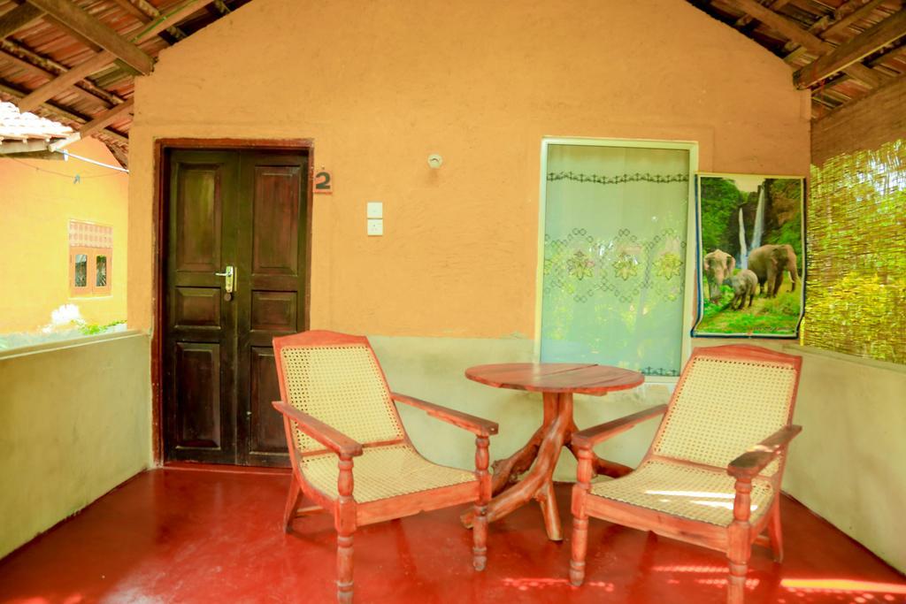 Natural Cabanas Kanattegoda Esterno foto