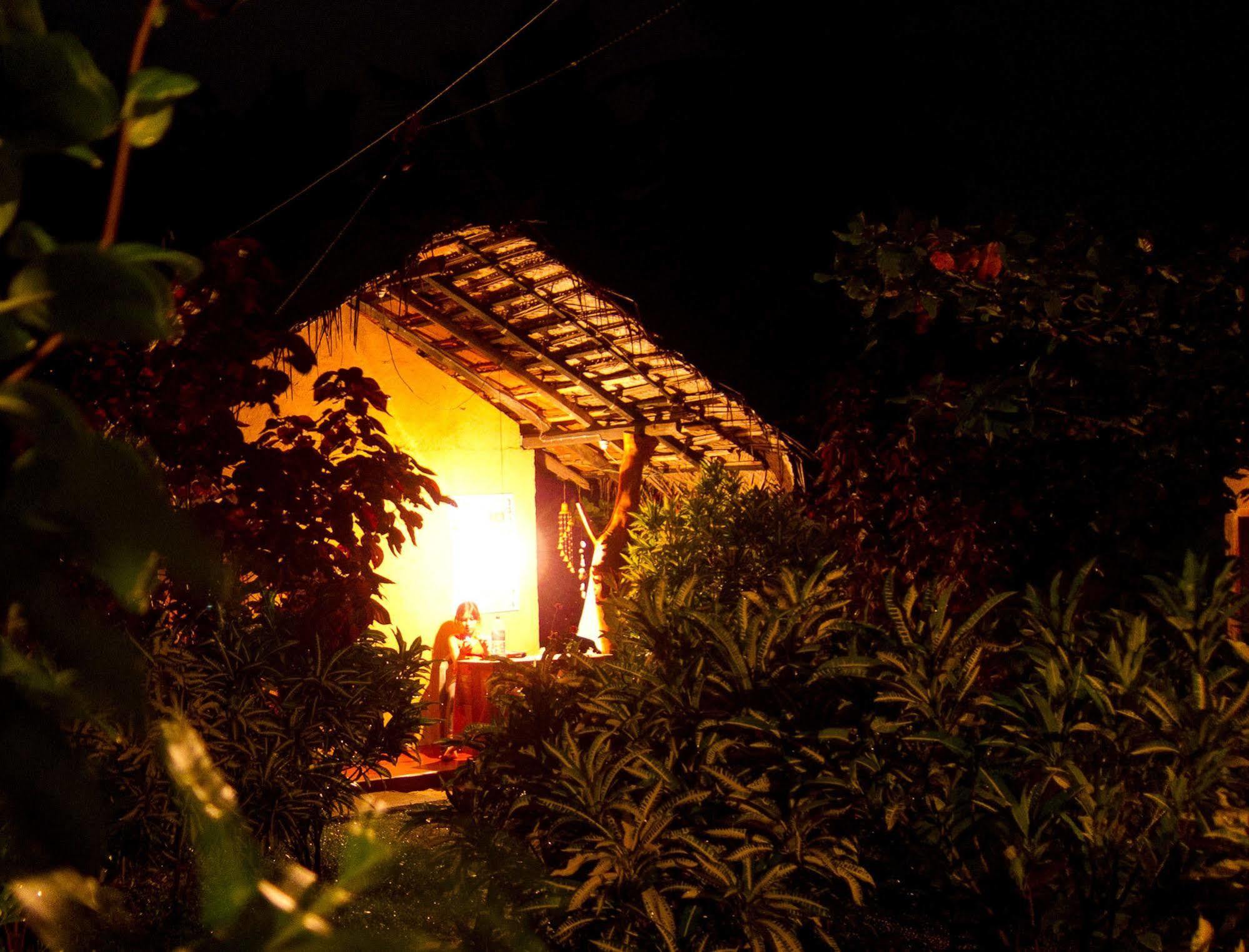 Natural Cabanas Kanattegoda Esterno foto